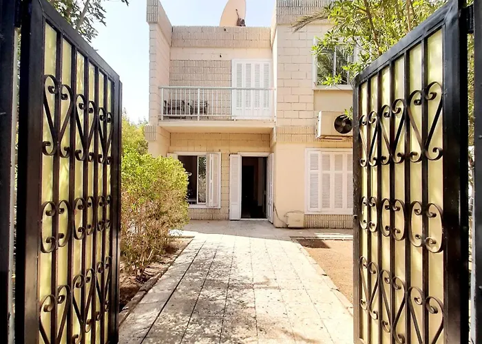 فندق مبيت وإفطار Alam *